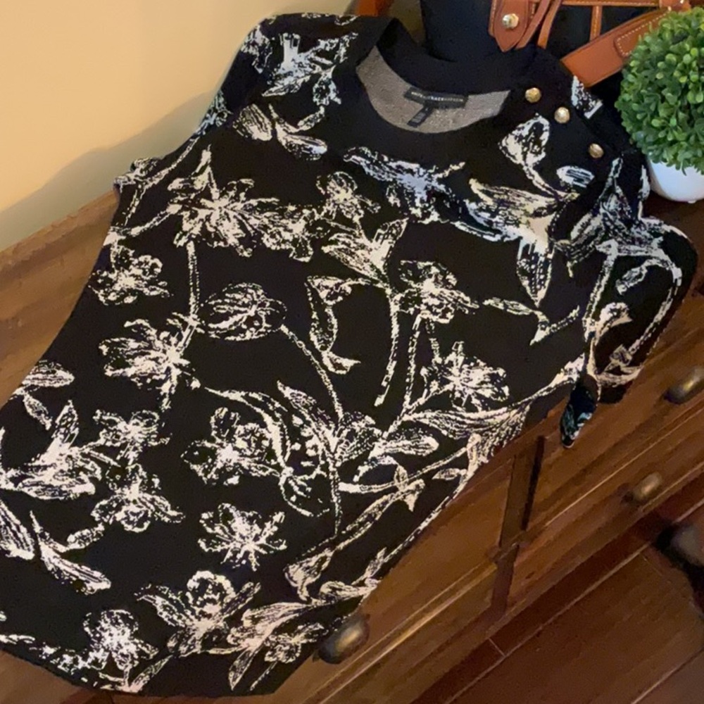 White House Black Market Summer Weight Sweater
